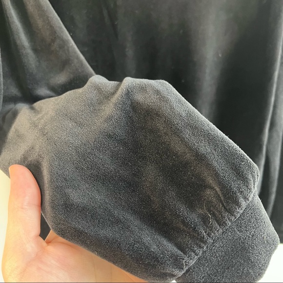 Old Navy // Black Velvet/Velour Soft Balloon Long Sleeve Top - Picture 4 of 7